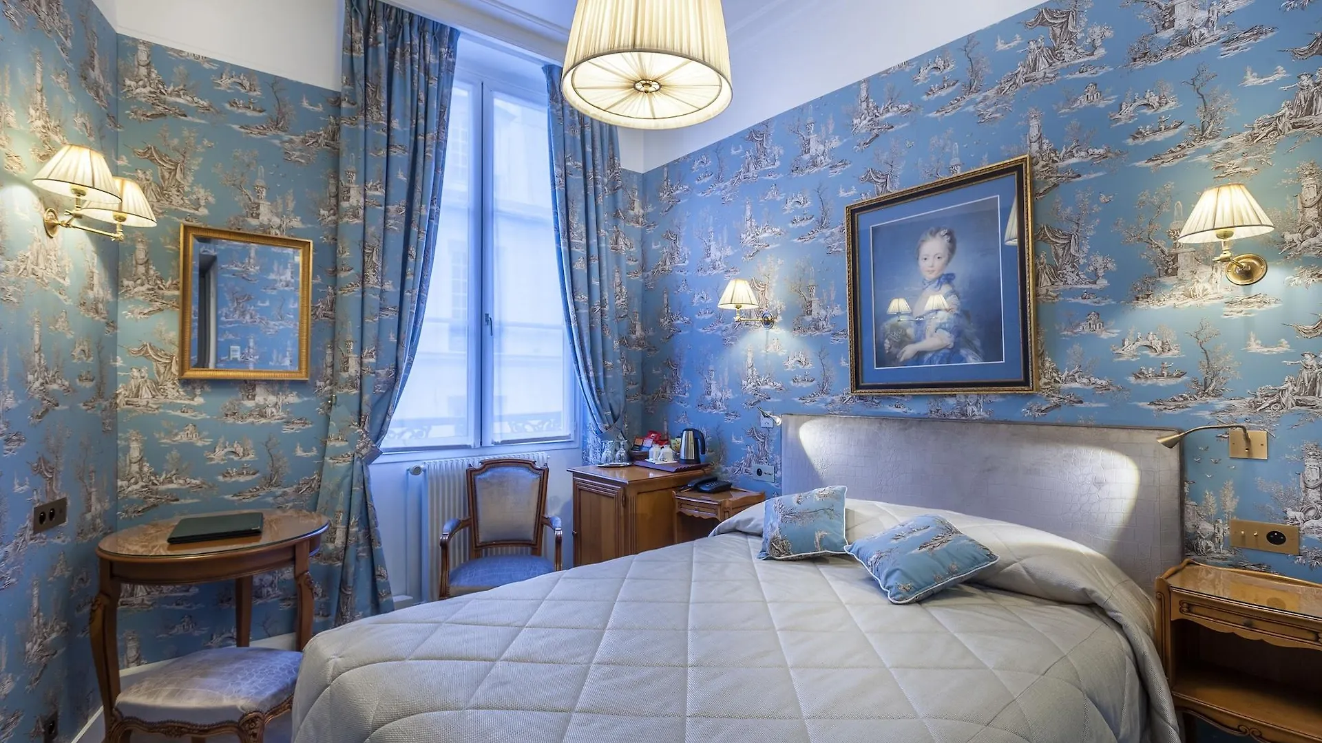 Hotel Grand De L'univers Saint-germain 3*